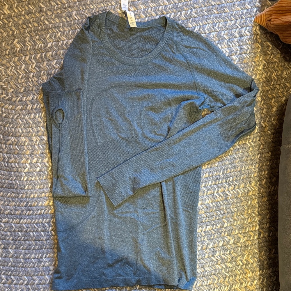 Lululemon Women’s Greenish Blue Sleeve Shirt